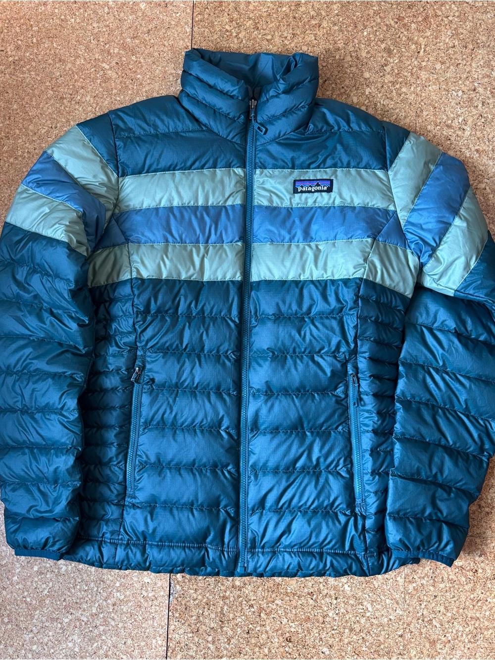 Patagonia Women's XS Puffer Down Sweater Jacket - Teal and Blue Striped